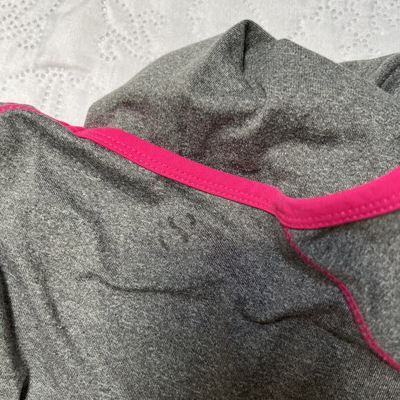 H&M Athletic Style Short Sleeve Shirt - Picture 9 of 9